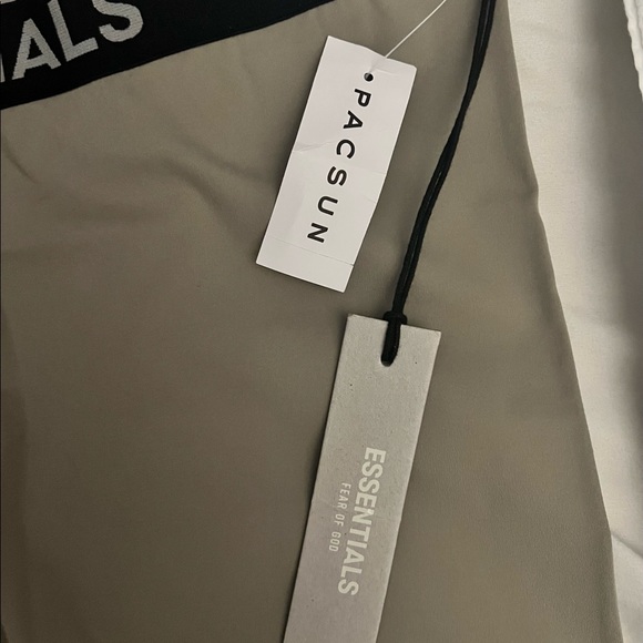 NWT - FEAR OF GOD - ESSENTIALS BIKER SHORTS MOSS - Picture 3 of 5